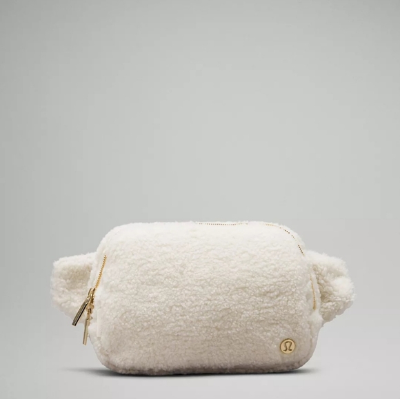 Everywhere Belt Bag Large 2L Fleece - Picture 10 of 10